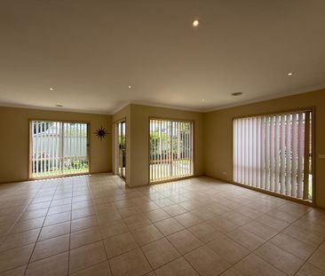 Executive Townhouse - Photo 2