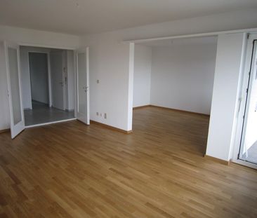 3.5-Zimmer-Attikawohnung mit Panoramablick in Biel - Photo 1
