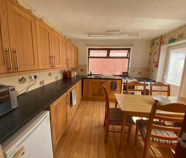 6 bedroom house to rent - Photo 3