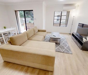 Chippendale - Photo 1