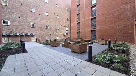 AVAILABLE NOW! | FULLY FURNISHED | BRAND NEW DEVELOPMENT FINISHED TO A HIGH QUALITY | COMMUNAL GARDEN SPACES | EXCELLENT TRANSPORT LINKS | SECURE ENTRY SYSTEM | COMMUNAL LOUNGE - Photo 4