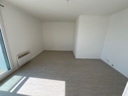 A LOUER - Avenue de Dun - T1 de 30m² avec parking - Photo 2