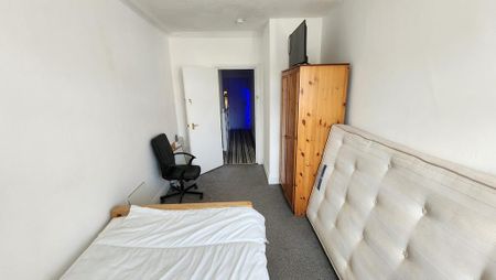 4 bedroom maisonette to rent - Photo 2