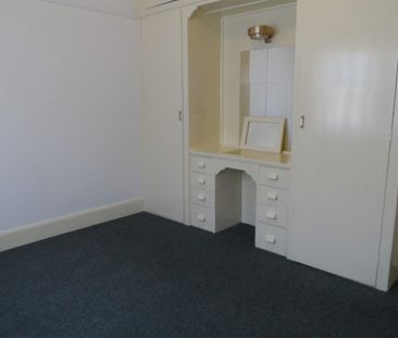 31 Deakin Street, Essendon VIC 3040 - Photo 4