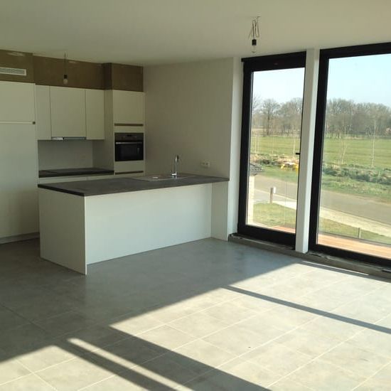 Appartement te huur - Photo 1