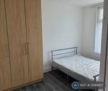 4 bedroom terraced house to rent - Photo 4