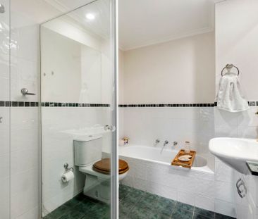 Spacious apartment with lift access! - Photo 6