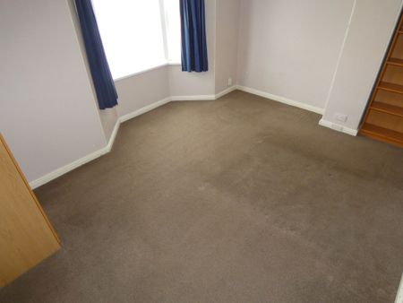 3 bed House - To Let - Photo 2