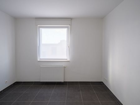 Instapklaar éénslaapkamerappartement met terras en autostaanplaats - Photo 3