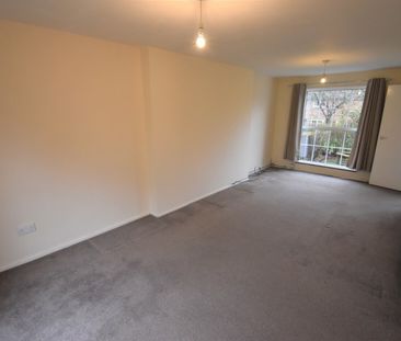 3 bedroom House - LODGEFIELD, WELWYN GARDEN CITY - Photo 1