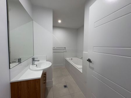 Spacious 4-Bedroom Home Perfect for the Modern Family - Photo 5