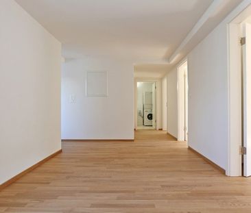 Unlängst sanierte Wohnung mit Sicht auf den Bahnhof - Foto 3