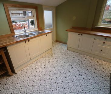 3 bedroom terraced house to rent - Photo 4