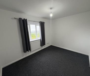 2 bedroom end of terrace house to rent - Photo 5
