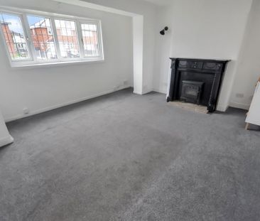 3 bedroom end of terrace house to rent - Photo 1