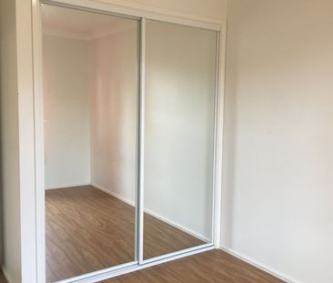 3 BEDROOM GRANNY FLAT - Photo 1