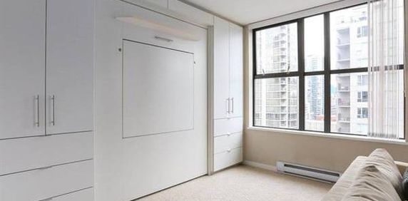 Fully Furnished studio w/parking & storage - Photo 2