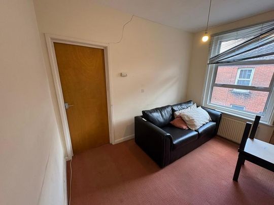 3 bedroom flat to rent - Photo 1