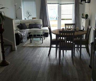 2 bedroom end of terrace house to rent - Photo 2