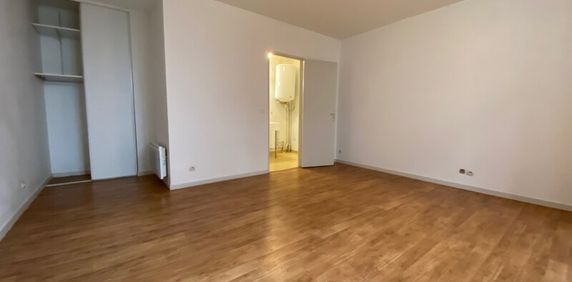 Location Appartement 1 pièce 30m² ORLEANS 45000 - Photo 2