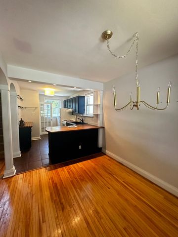 For Lease - 27 Craigmore Crescent, Toronto, Ontario - Photo 2