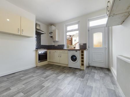 3 bedroom terraced house to rent - Photo 4