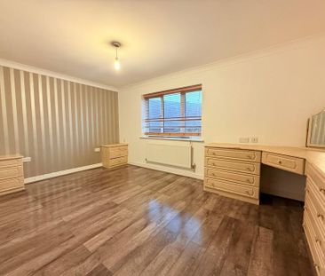 5 bedroom detached house to rent - Photo 3