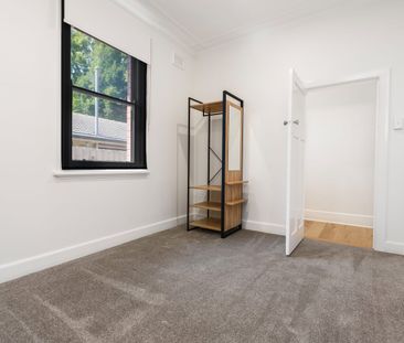 COTTAGE CHARM MEETS MODERN COMFORT - Photo 2