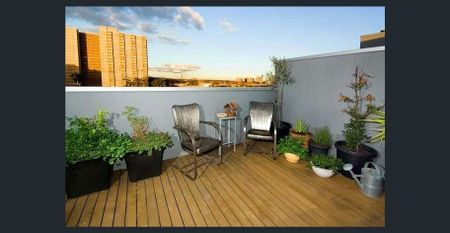 Spacious split-level apartment - 2 parking spaces! - Photo 4