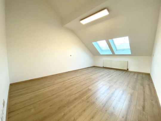 Sanierte 1,5-Zimmer Wohnung mit Dachterrasse | Geiselbergstraße S-Bahn - Photo 1