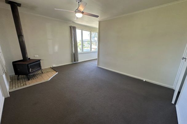Well-appointed 3 Bedroom Home Available on a 12 Month Lease - Photo 1