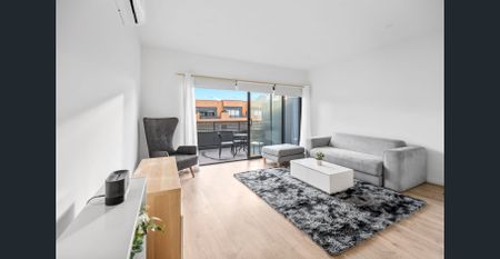 🏡 For Rent – Modern Living in South Morang 17 Cornerstone Crescent, South Morang VIC 3752 - Photo 2