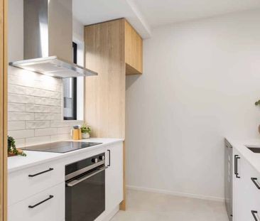 Contemporary Urban Living with Style and Comfort - Photo 3