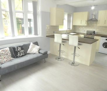 4 bedroom semi-detached house to rent - Photo 6