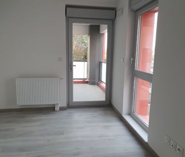 Location Appartement 2 pièces 41m² VALENCIENNES 59300 - Photo 2
