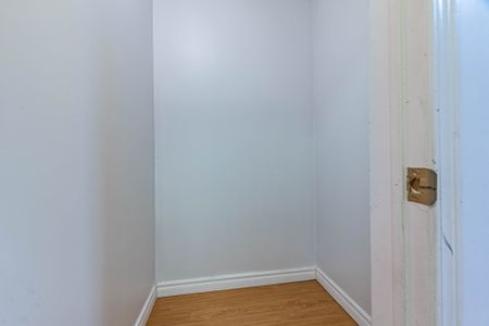 For Lease - 665 Dinsmore Court, Mississauga, Ontario - Photo 4