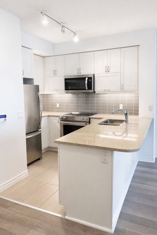 For Lease - 39 Annie Craig Drive Unit# 1003, Toronto, Ontario - Photo 4