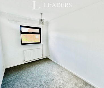 3 bedroom detached house to rent - Photo 2