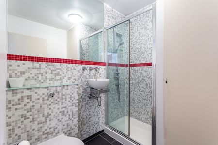 1 Bed Flat, Thames Heights, SE1 - Photo 2