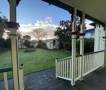 Beautiful Boulcott Villa - Photo 4