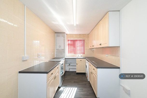 3 bedroom bungalow to rent - Photo 1