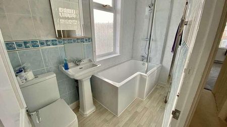 Eastfield Road, Wellingborough, NN8 - Photo 3