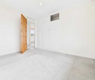 3 bedroom end of terrace house to rent - Photo 2