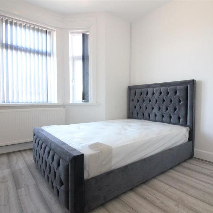 10 bedroom house share to rent - Photo 1