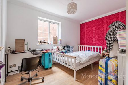 4 bedroom townhouse to rent - Photo 2