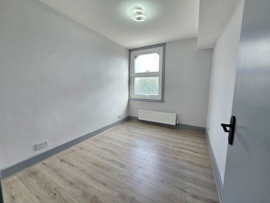 2 Bed Flat, Lower Clapton Road, E5 - Photo 1