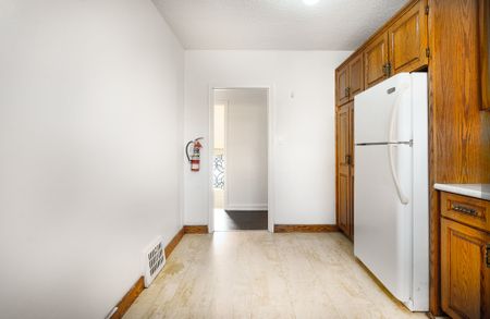 For Lease - 56 Ash Crescent, Toronto, Ontario - Photo 4