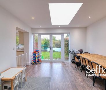 3 bedroom semi-detached bungalow to rent - Photo 3