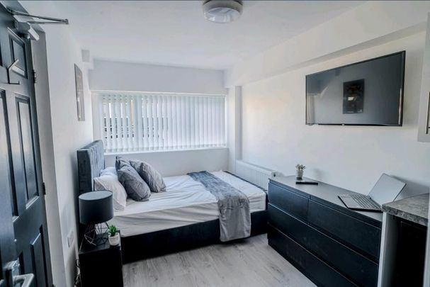 1 bedroom in a house share to rent - Photo 1