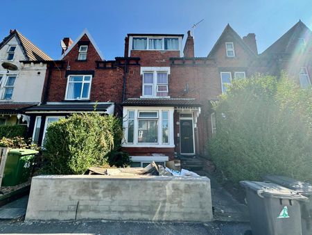 44 Armley Ridge Road, LS12 - Photo 2
